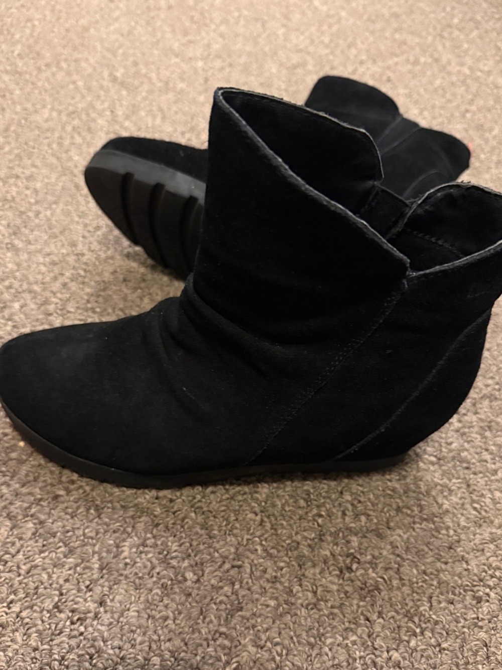 Cougar Black Suede Ankle Boots - size 6.5